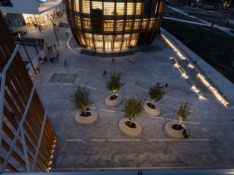 illuminazione_piazza_milano_01.jpg